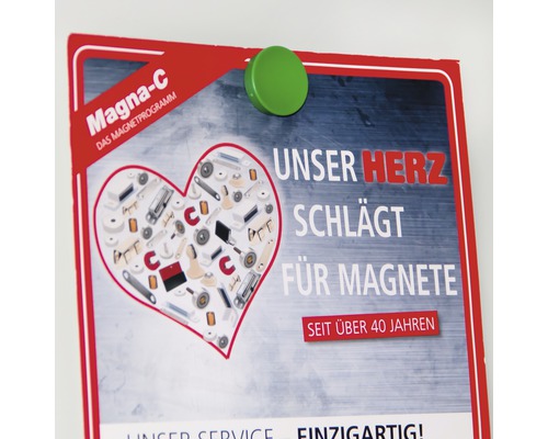 Magna C Magnetprogramm Werbeplakat mit Magnet befestigt