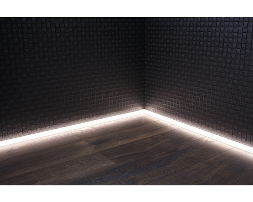 Wandpaneel mit LED Leuchte und Holzboden