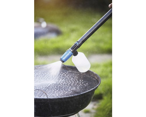 Reinigung eines Grillrosts mit einem Hochdruckreiniger von Nilfisk