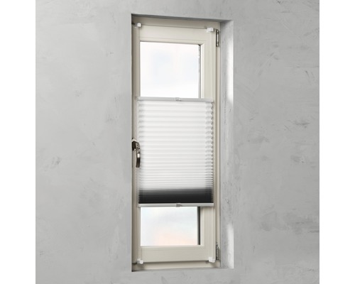 Store plissé sur fenêtre pour réguler la lumière