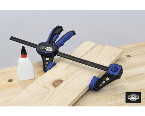 Werkbank mit Holzleim und INDUSTRIAL Einhandzwinge
