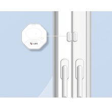 Logo X4-Life sur une fenêtre avec détecteur d''intrusion