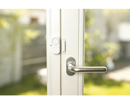 Fenêtre avec un système de sécurité de fenêtre installé