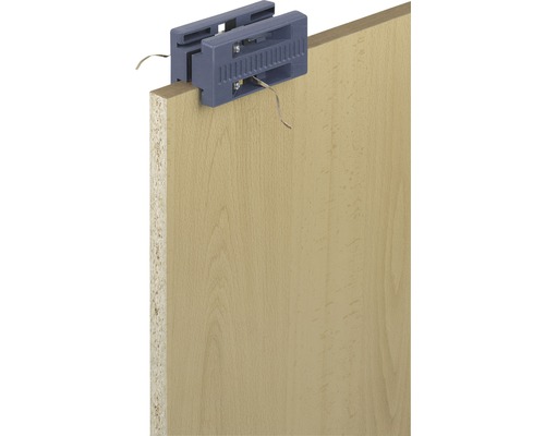 Kantenanleimer-Anleimgerät an Holzplatte