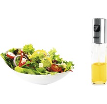 Salat mit Salatöl-Sprühflasche