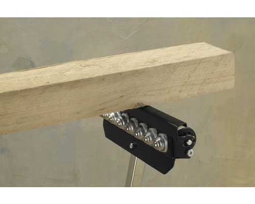 Rollbock mit Holzbrett für Werkstatt