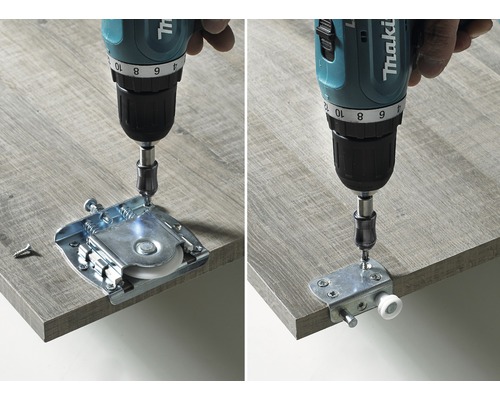Bohrmaschine befestigt Möbelrolle an Holzplatte