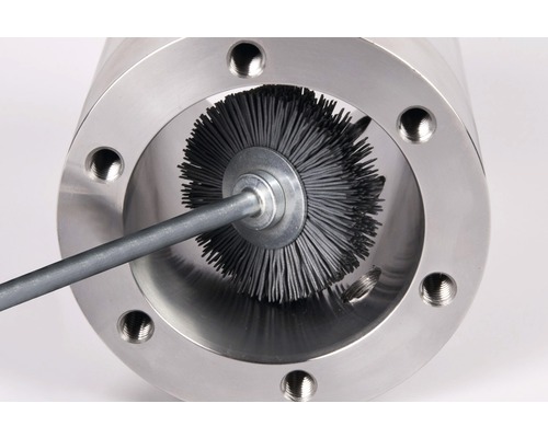 Brosse de nettoyage dans un tube en acier inoxydable