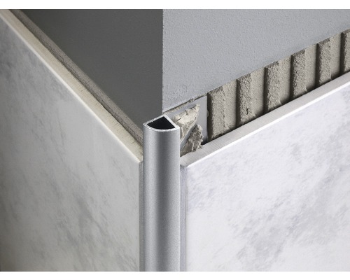 Installierte Viertelkreis-Fliesenabschlussprofile aus Aluminium