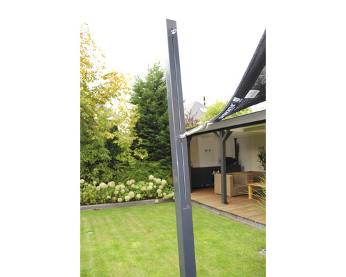 Mât de voile d''ombrage moderne dans le jardin
