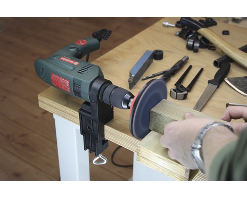 Metabo Bohrmaschine als Schleifgerät mit Schleifscheibe und Werkstück
