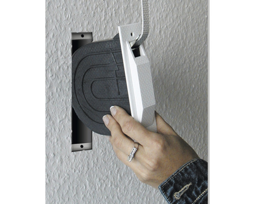 Enrouleur de volet roulant monté dans le mur