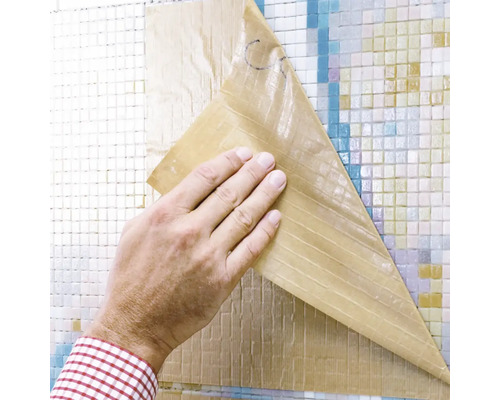 Verleeën vu Mosaikfliesen mat enger Folie