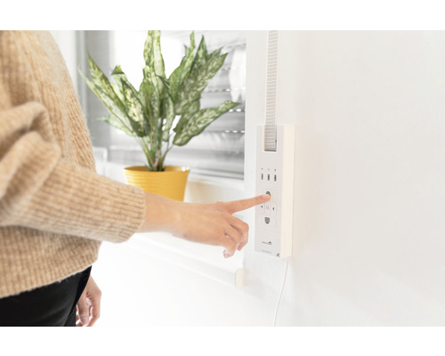 Bedienung einer elektrischen Jalousie im Innenbereich