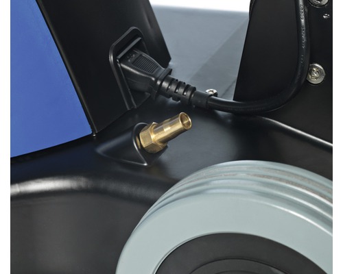 Detailansicht eines Geräts mit Netzstecker und Anschlussstück