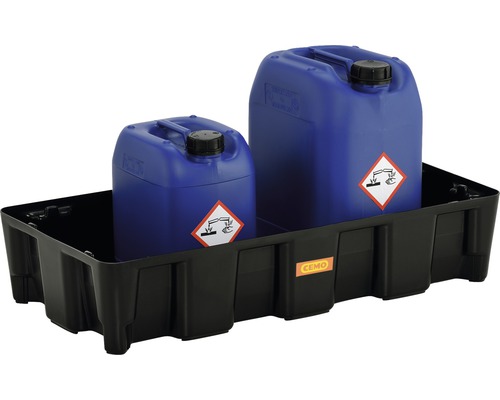 Auffangwanne mit zwei Kanistern, die mit einem Ätzwirkungssymbol gekennzeichnet sind