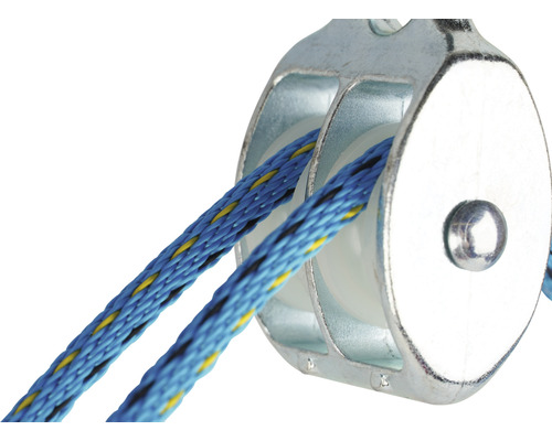 Doppelte Seilrolle mit blauem Seil