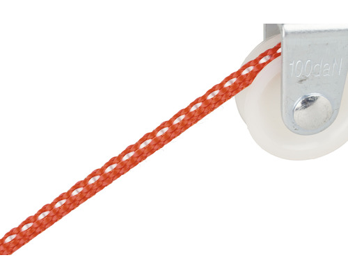 Seilwinde mit rotem Seil