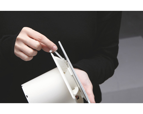 Installation d''un store anti-insectes