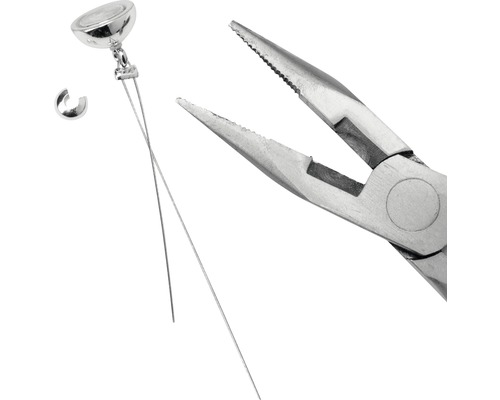 Flachzange mit Schmuckdraht, einer Perle und einem Biegering