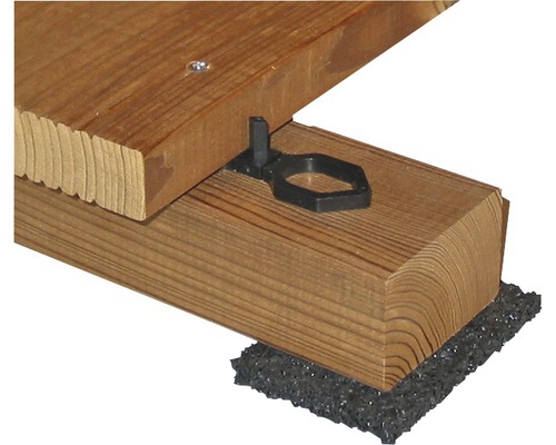 Detailansicht einer Terrassenunterkonstruktion mit Abstandhalter und Bautenschutzmatte