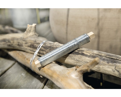 Blumendraht auf Holzspule