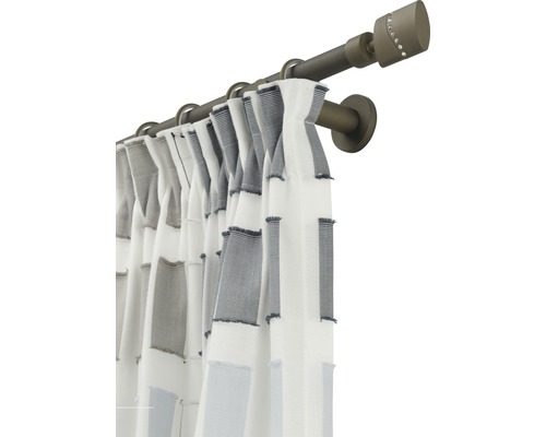 Gardinenstange mit Vorhang
