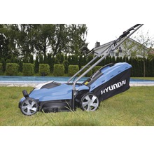 Tondeuse Hyundai dans le jardin
