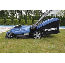 Tondeuse Hyundai sur pelouse