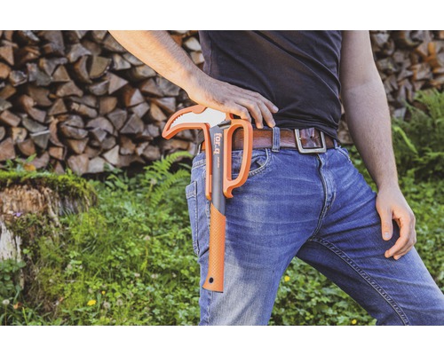 For-q Sappie mit Kunstoffgriff am Gürtel einer Person