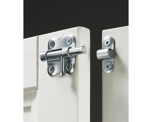 Loquet de porte en métal fixé sur une porte