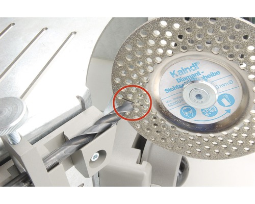 Affûtage d''un foret à métaux avec une meule