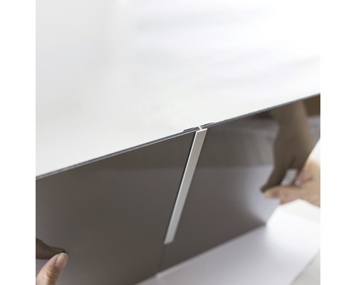Profilé de raccordement panneau mural douche pour Decodesign Mokka longueur 210 cm Deux panneaux composites avec profilé de raccordement sont assemblés.