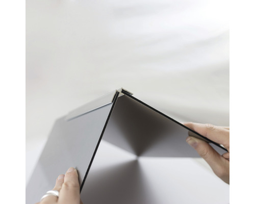 Profilé panneau mural douche angle pour Decodesign intérieur Mokka longueur 210 cm Vue détaillée d''un rail mural en aluminium avec plaque