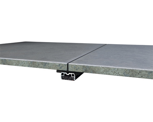 Zwei Terrassenplatten mit Verbindungsprofil