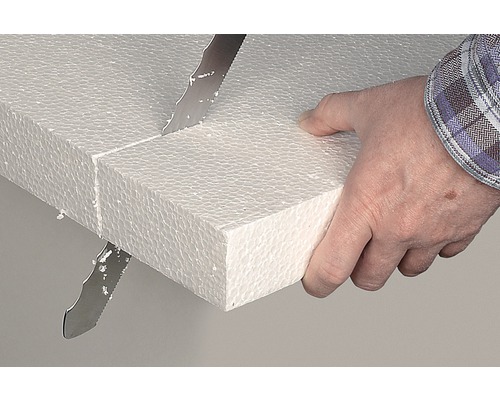 Zuschneiden einer Dämmplatte mit einem Dämmstoffmesser