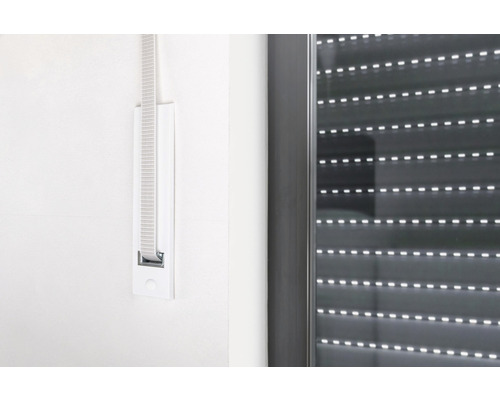 Volet roulant avec enrouleur de sangle au mur