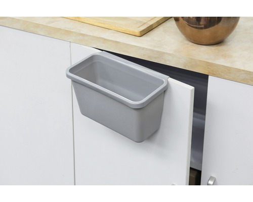 Seau gris à accrocher à une porte d''armoire