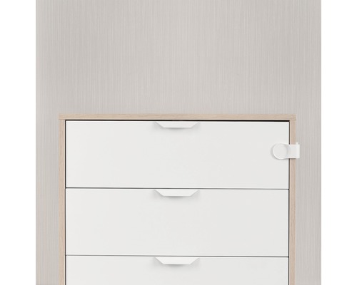 Kommode mit Kindersicherung an einer Schublade