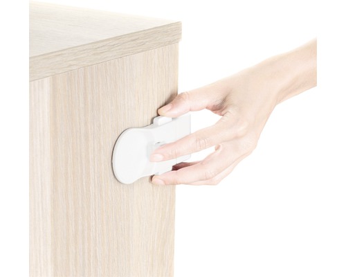 Kindersicherung an Schublade befestigt