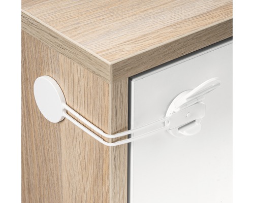 Kindersicherung an Schublade befestigt