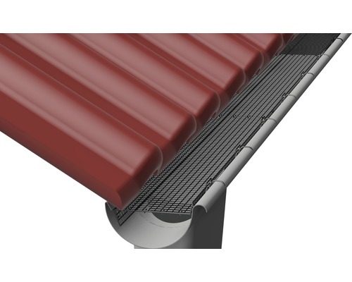 Protection de gouttière en grille sur le toit