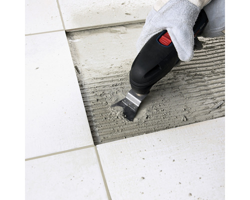 Fliesenentfernung mit einem Multifunktionswerkzeug