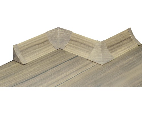 Plinthe avec raccords d''angle