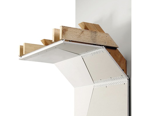 Vue détaillée d'une construction de plafond avec une structure en bois et des plaques de plâtre