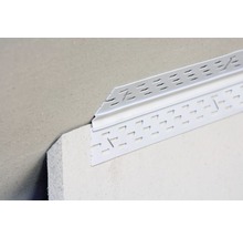 Cornière de protection d'angle en plastique fixée à un mur