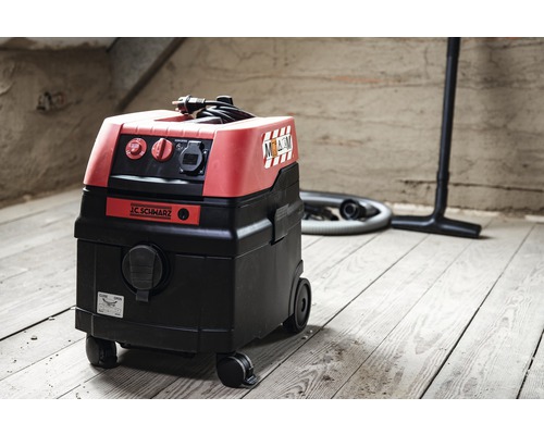 Industriesauger auf einem Holzboden