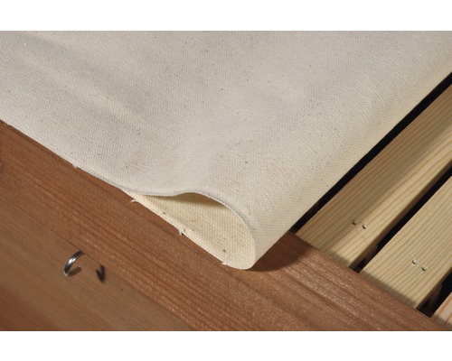 Vue détaillée d''une couverture en lin sur un cadre en bois