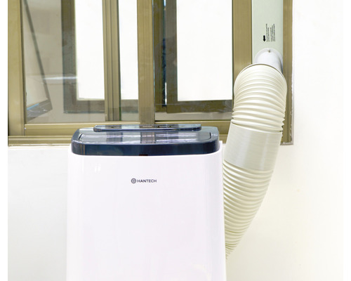 Hantech Logo auf Klimaanlage mit Abluftschlauch am Fenster