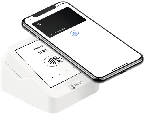 Ein Smartphone führt eine kontaktlose Zahlung mit einem Sumup-Kartenlesegerät durch.